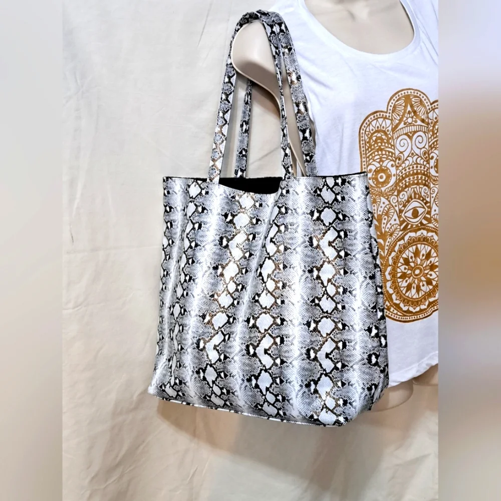 Saks Fifth Avenue tote